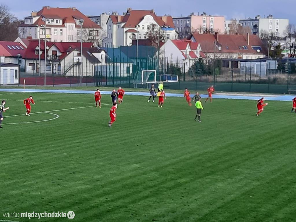 Warta Międzychód wygrywa z Iską Szydłowo