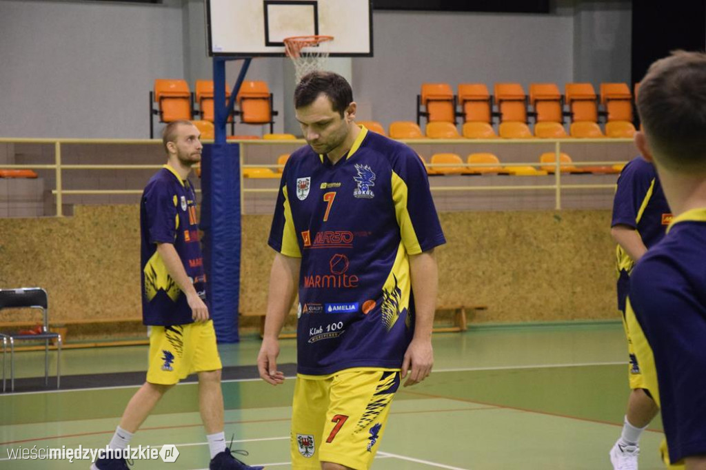 Sokół Międzychód wygrywa z Basket Junior Poznań