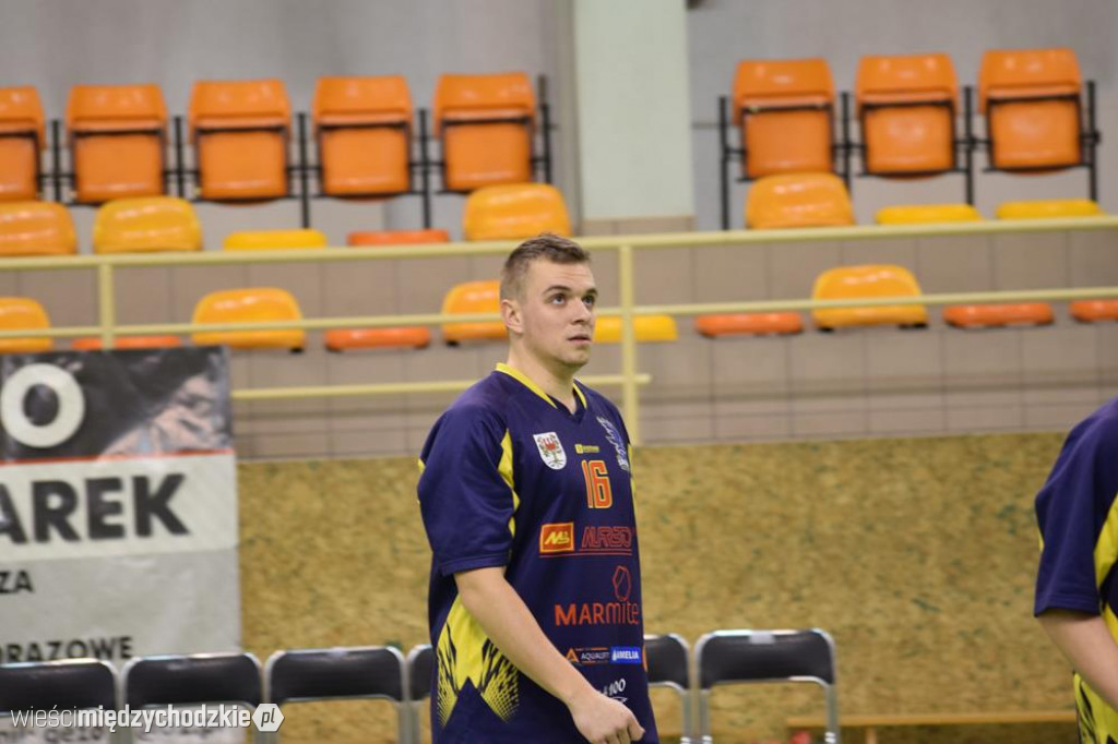 Sokół Międzychód wygrywa z Basket Junior Poznań