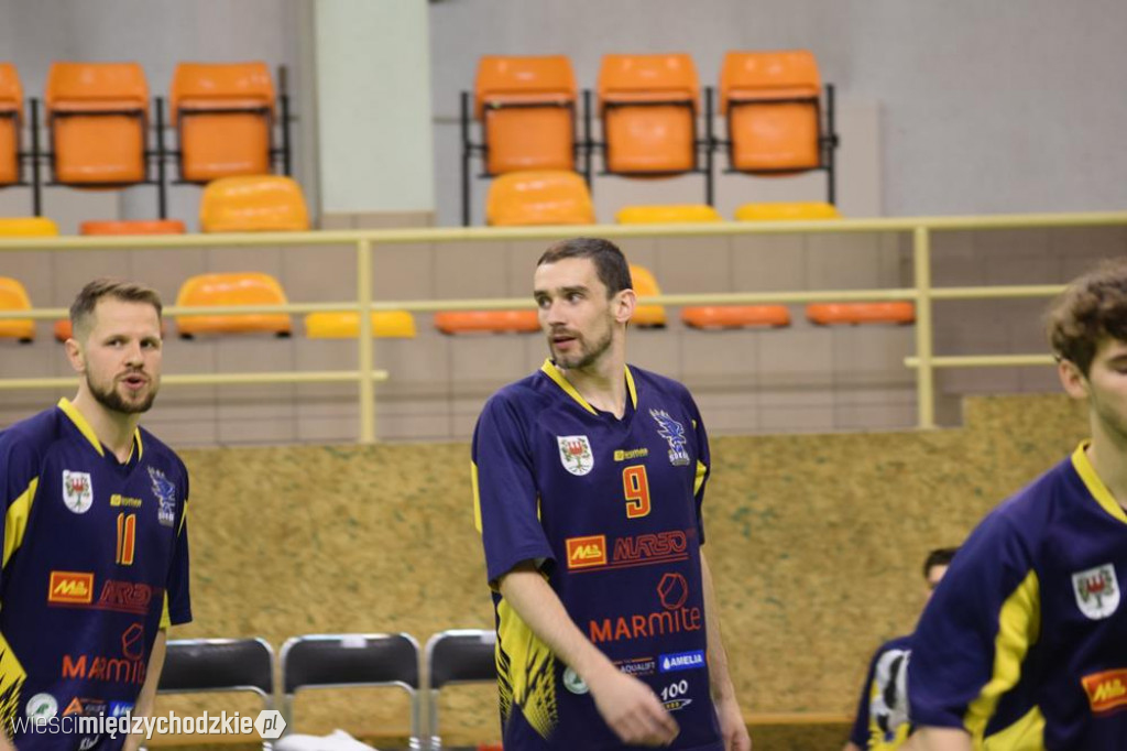 Sokół Międzychód wygrywa z Basket Junior Poznań