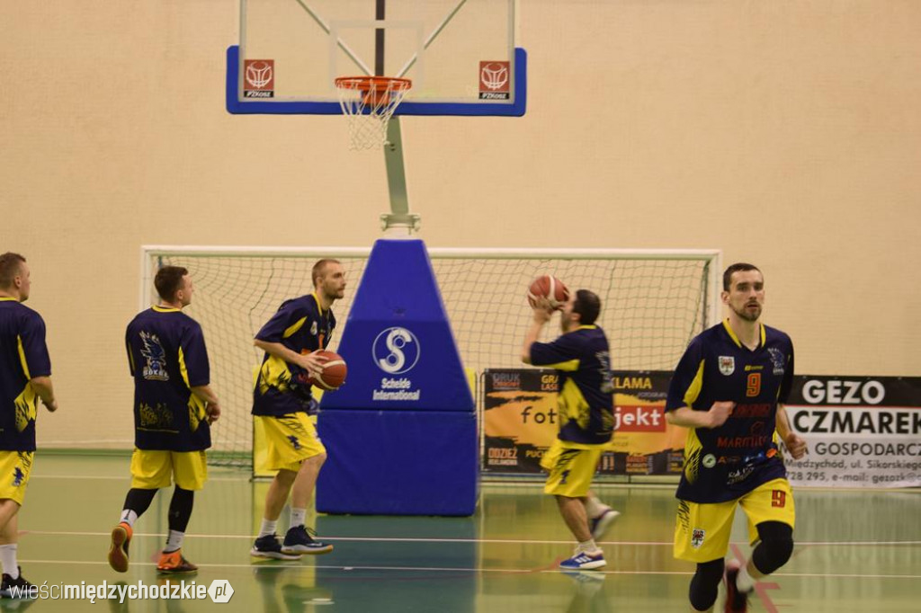Sokół Międzychód wygrywa z Basket Junior Poznań