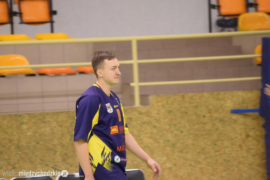Sokół Międzychód wygrywa z Basket Junior Poznań