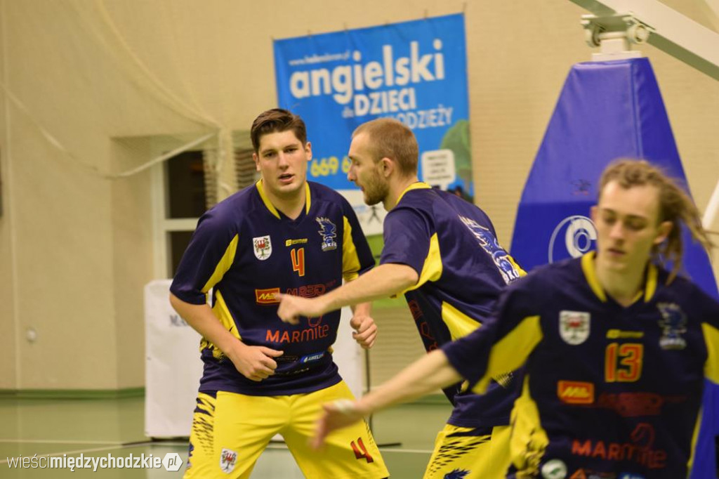 Sokół Międzychód wygrywa z Basket Junior Poznań
