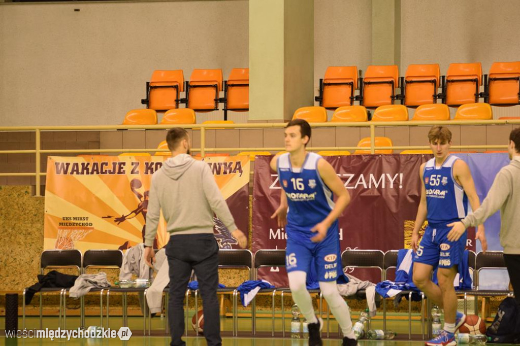 Sokół Międzychód wygrywa z Basket Junior Poznań