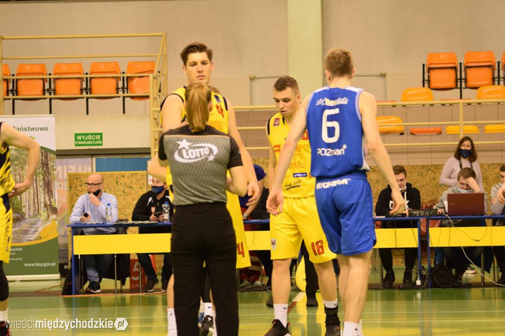 Sokół Międzychód wygrywa z Basket Junior Poznań