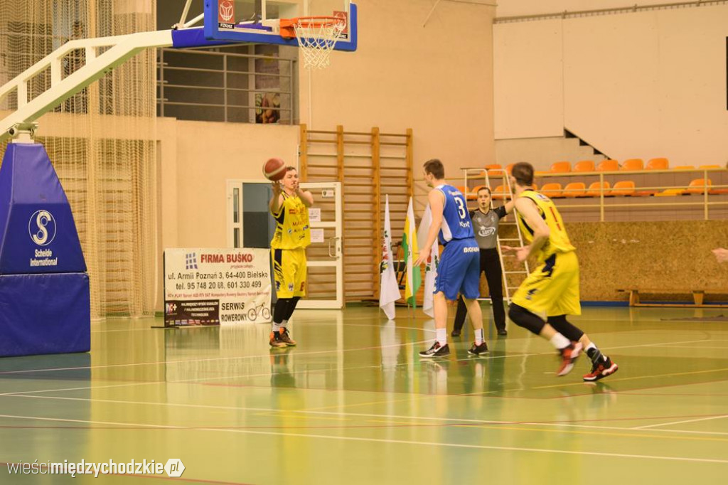 Sokół Międzychód wygrywa z Basket Junior Poznań