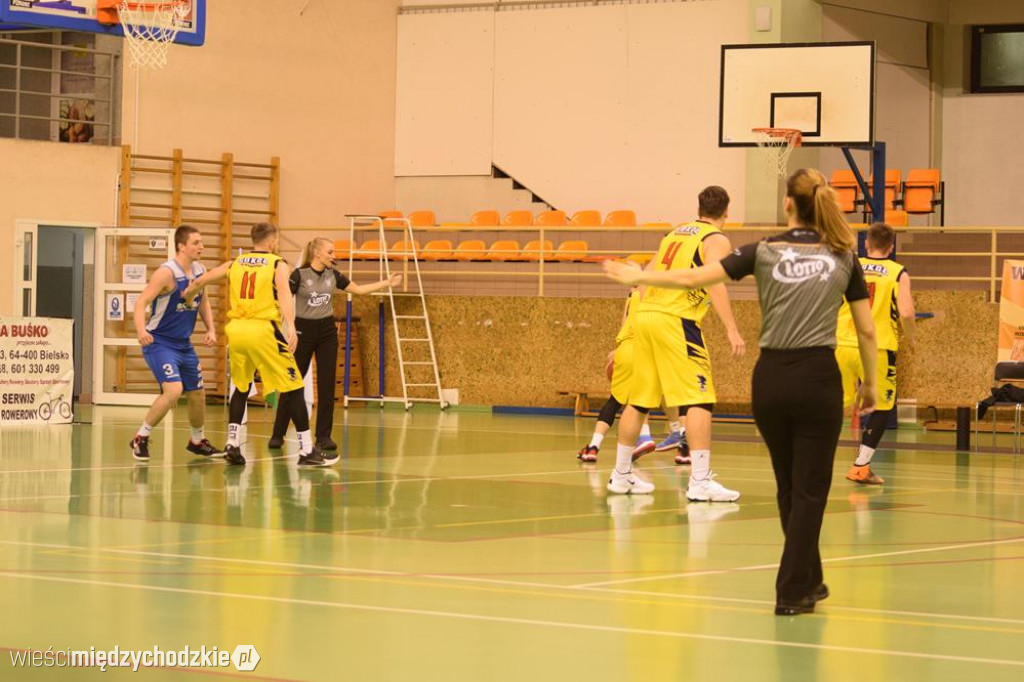 Sokół Międzychód wygrywa z Basket Junior Poznań