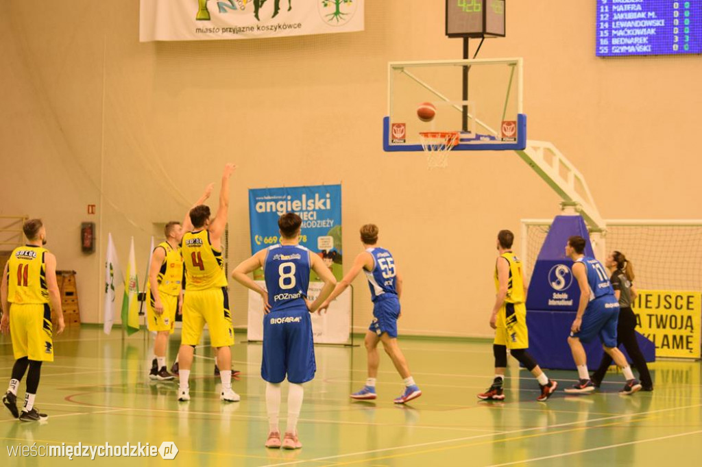 Sokół Międzychód wygrywa z Basket Junior Poznań