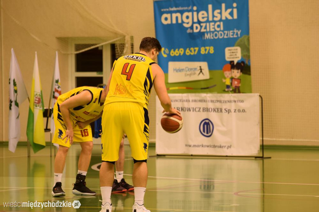 Sokół Międzychód wygrywa z Basket Junior Poznań