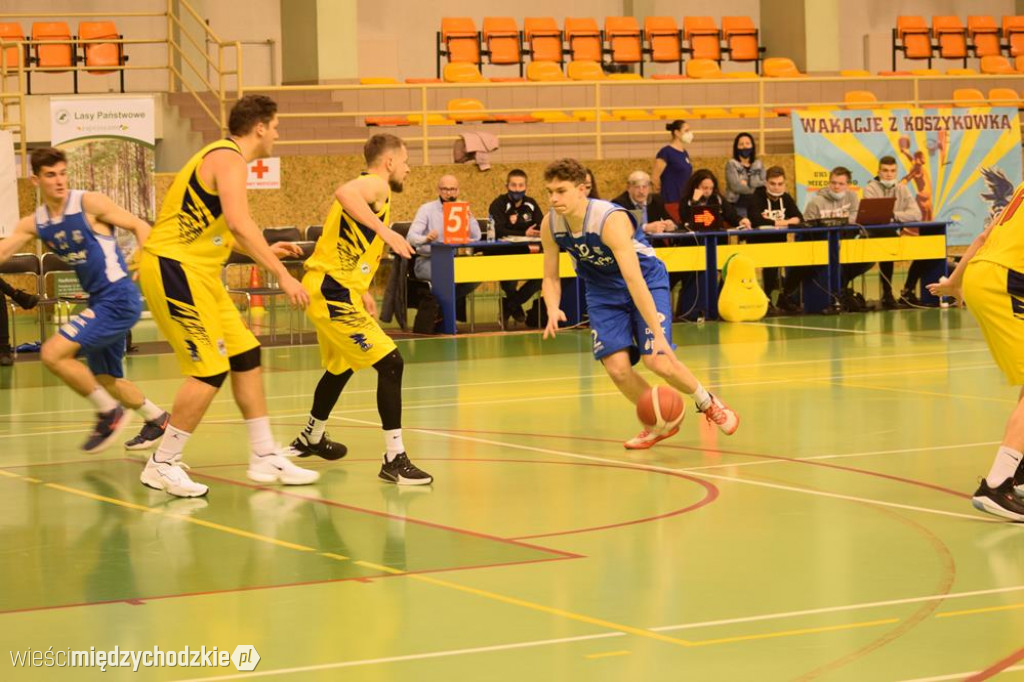 Sokół Międzychód wygrywa z Basket Junior Poznań