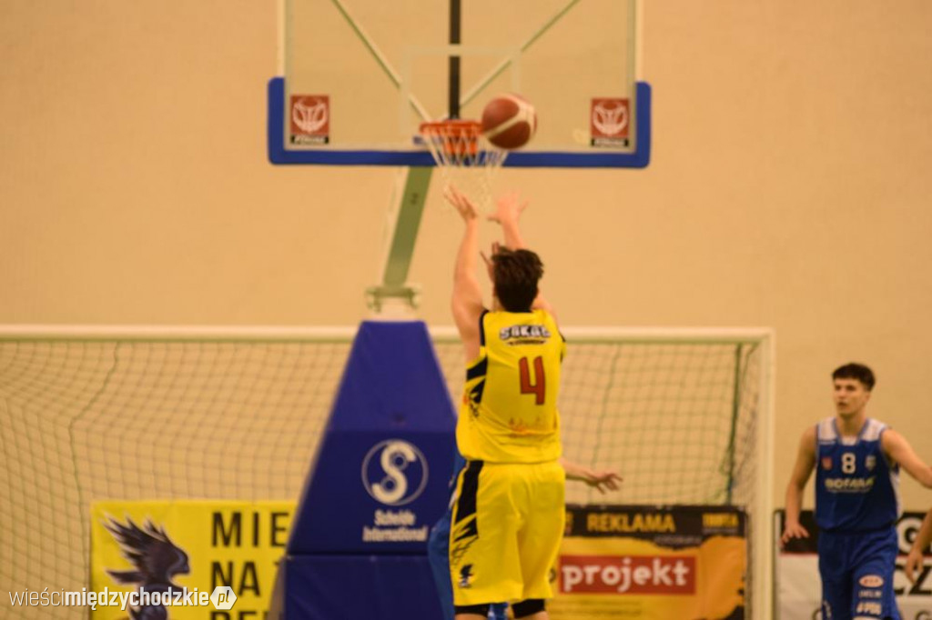 Sokół Międzychód wygrywa z Basket Junior Poznań