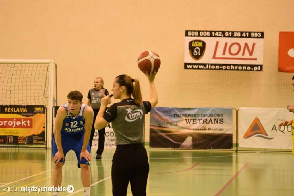 Sokół Międzychód wygrywa z Basket Junior Poznań