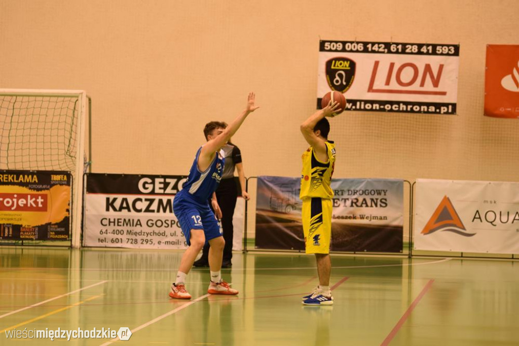 Sokół Międzychód wygrywa z Basket Junior Poznań
