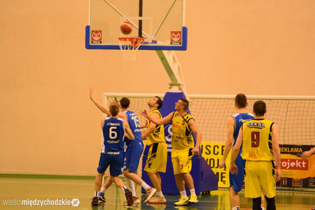 Sokół Międzychód wygrywa z Basket Junior Poznań