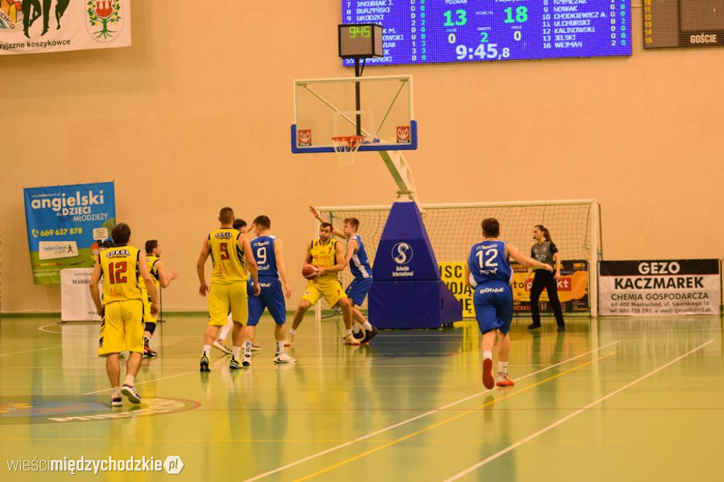 Sokół Międzychód wygrywa z Basket Junior Poznań