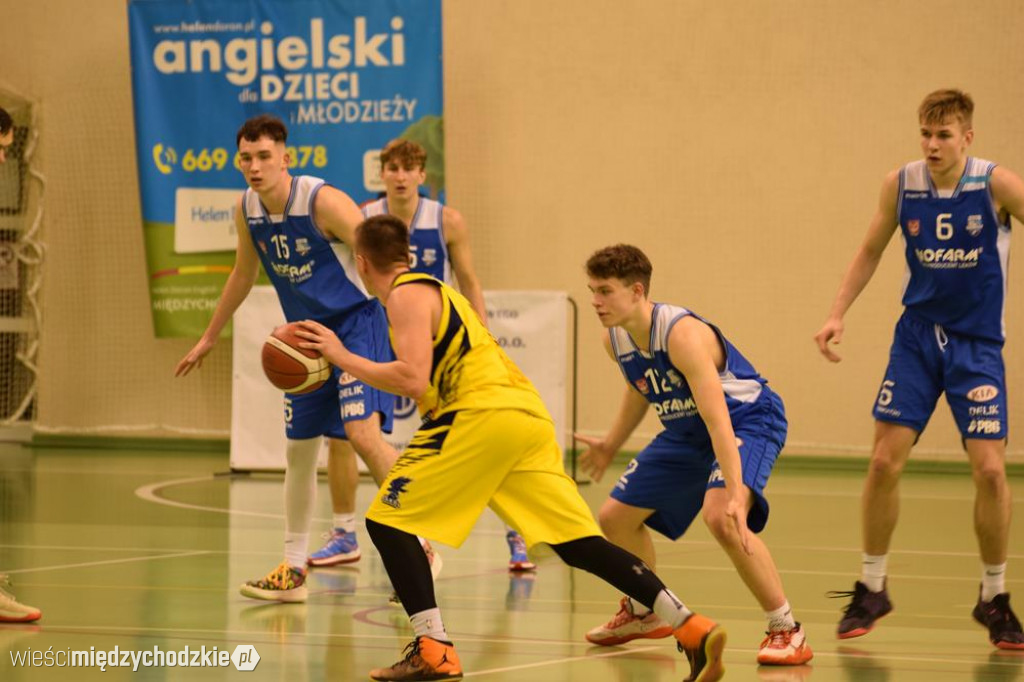 Sokół Międzychód wygrywa z Basket Junior Poznań