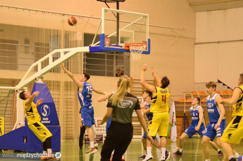 Sokół Międzychód wygrywa z Basket Junior Poznań