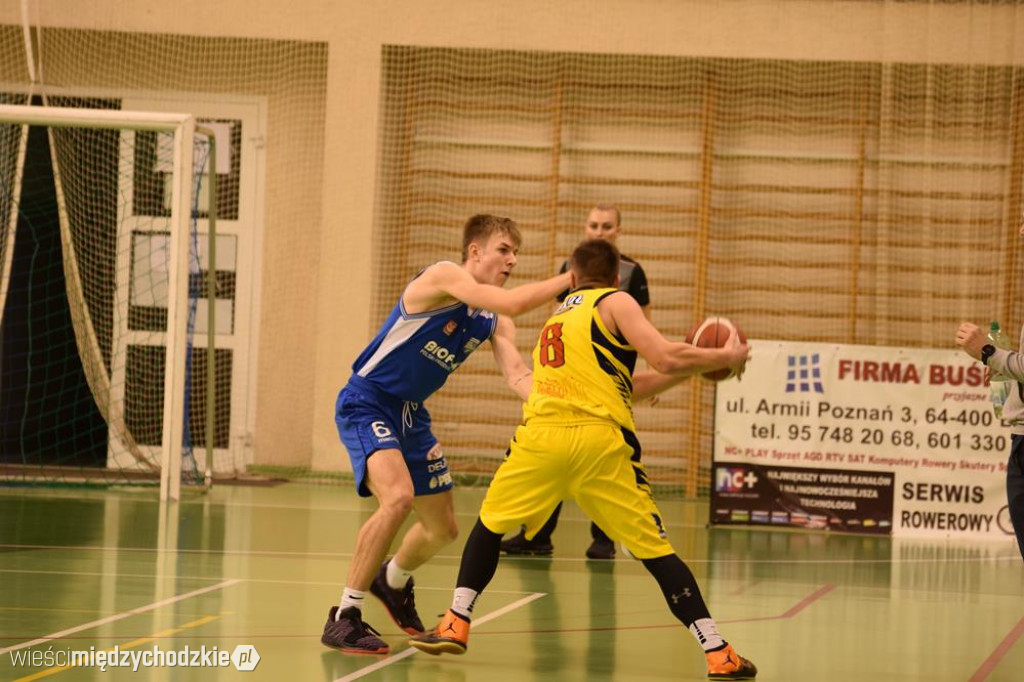 Sokół Międzychód wygrywa z Basket Junior Poznań