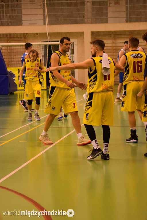 Sokół Międzychód wygrywa z Basket Junior Poznań