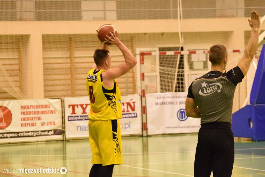 Sokół Międzychód liderem 2 ligi