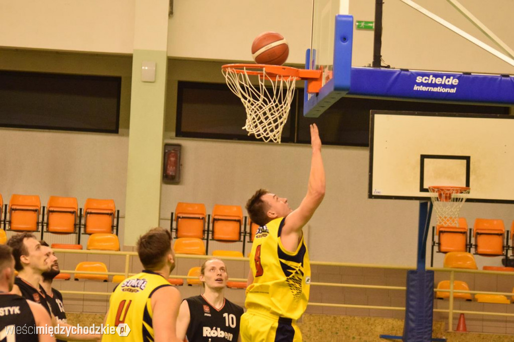 Sokół Międzychód zdemolował UKS Gimbasket Wrocław
