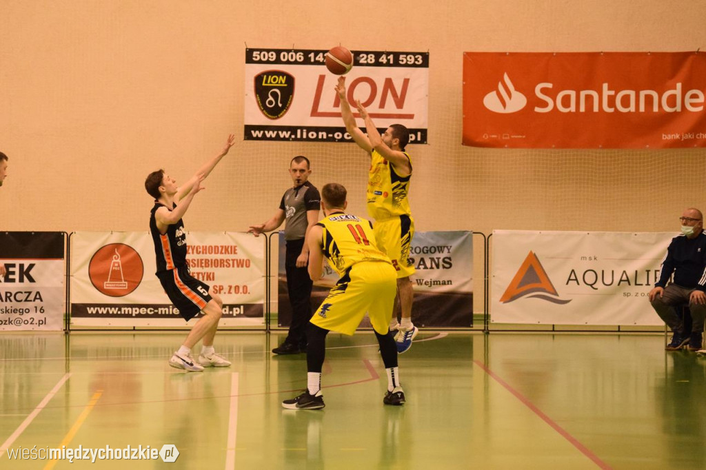 Sokół Międzychód zdemolował UKS Gimbasket Wrocław