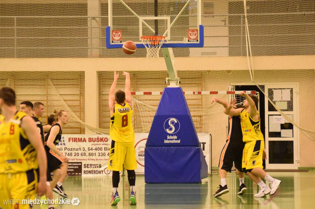 Sokół Międzychód zdemolował UKS Gimbasket Wrocław