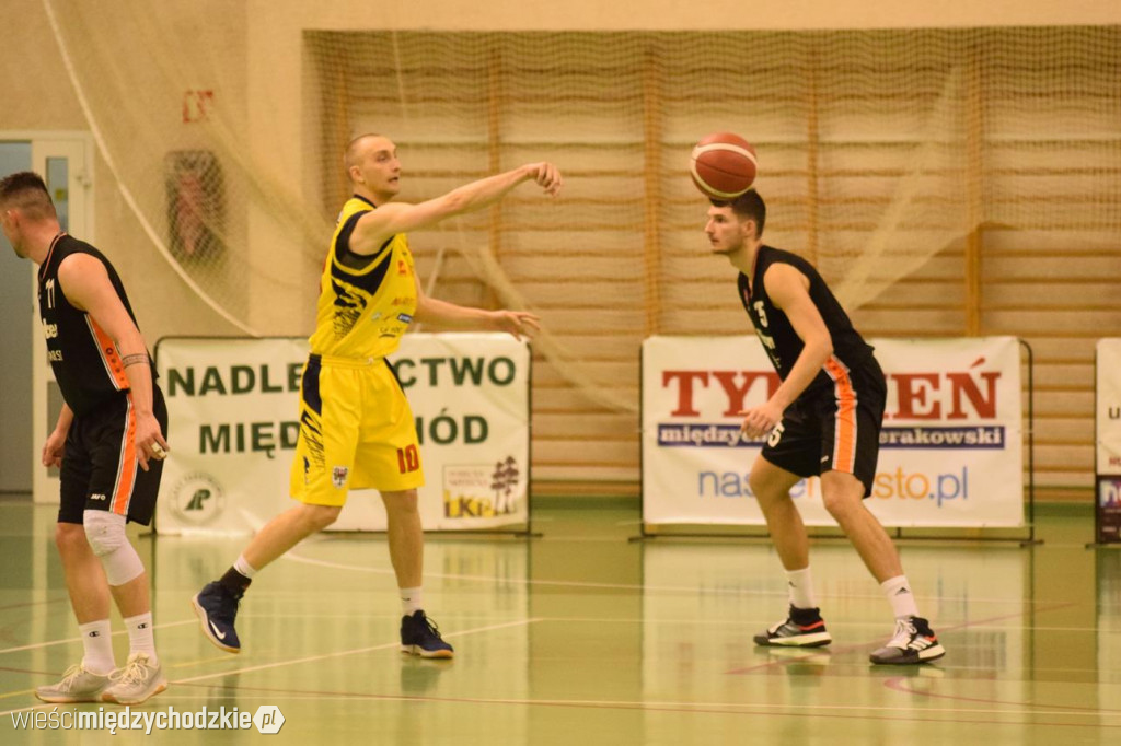 Sokół Międzychód zdemolował UKS Gimbasket Wrocław