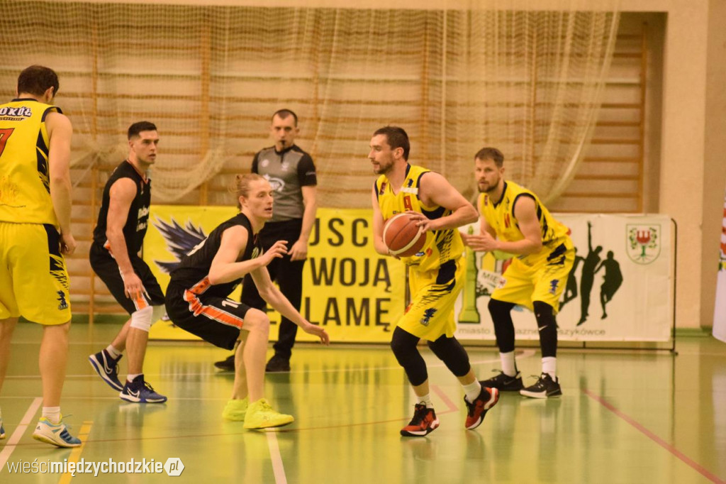 Sokół Międzychód zdemolował UKS Gimbasket Wrocław