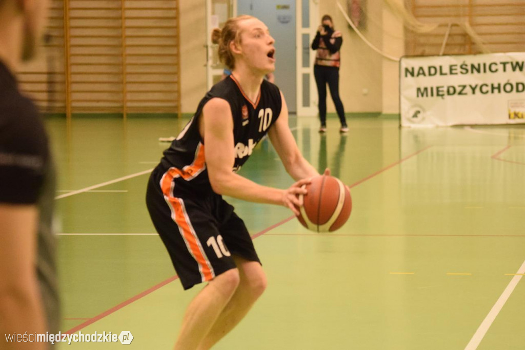 Sokół Międzychód zdemolował UKS Gimbasket Wrocław