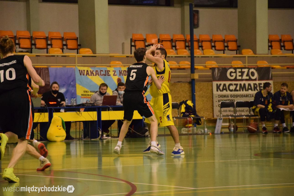 Sokół Międzychód zdemolował UKS Gimbasket Wrocław