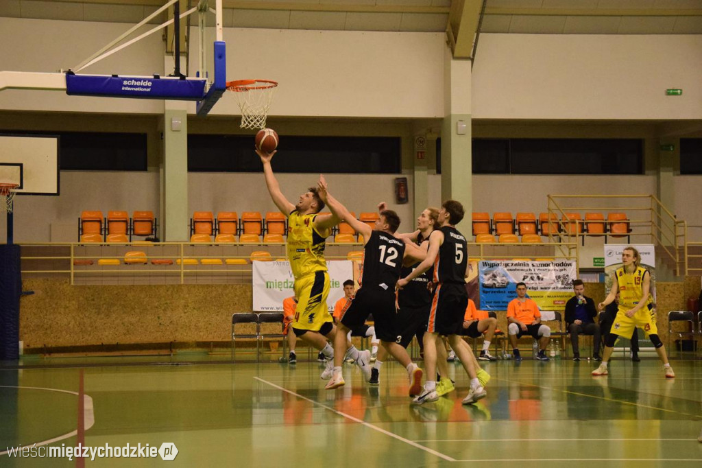 Sokół Międzychód zdemolował UKS Gimbasket Wrocław