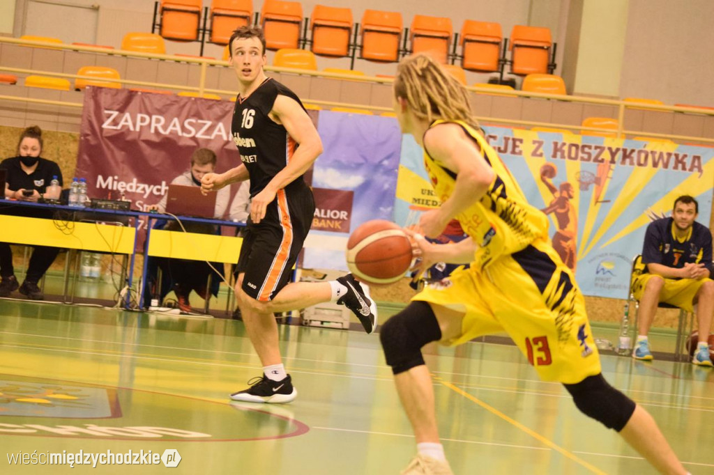 Sokół Międzychód zdemolował UKS Gimbasket Wrocław
