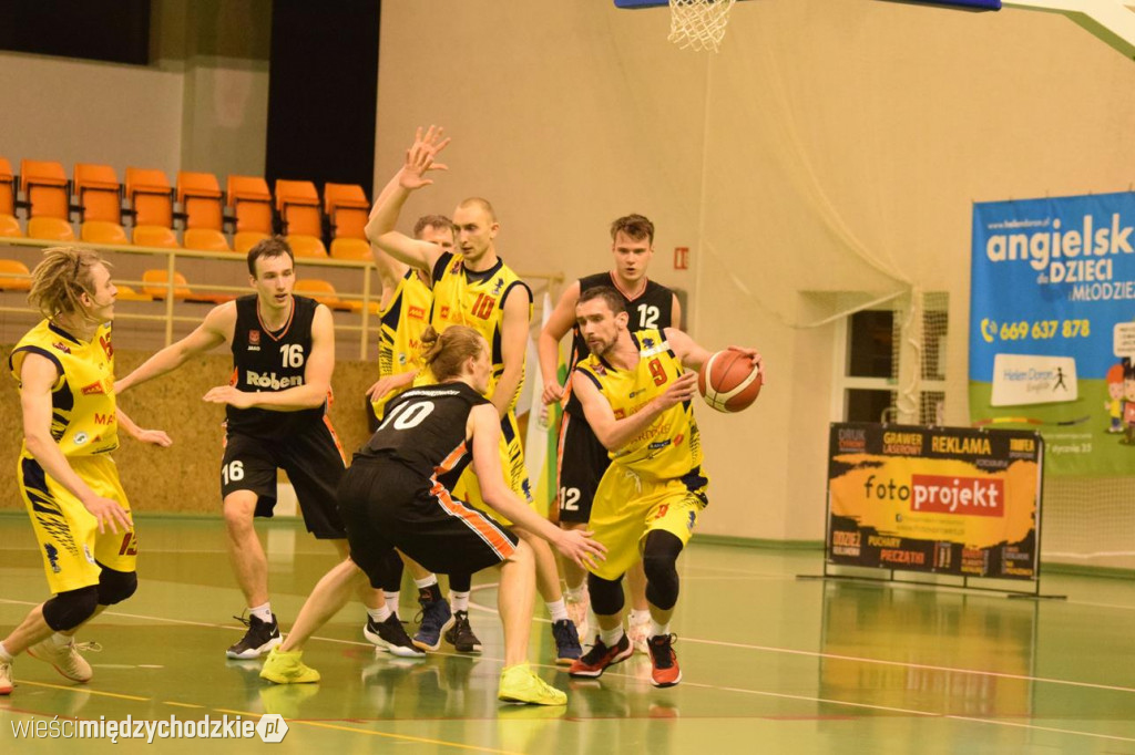 Sokół Międzychód zdemolował UKS Gimbasket Wrocław
