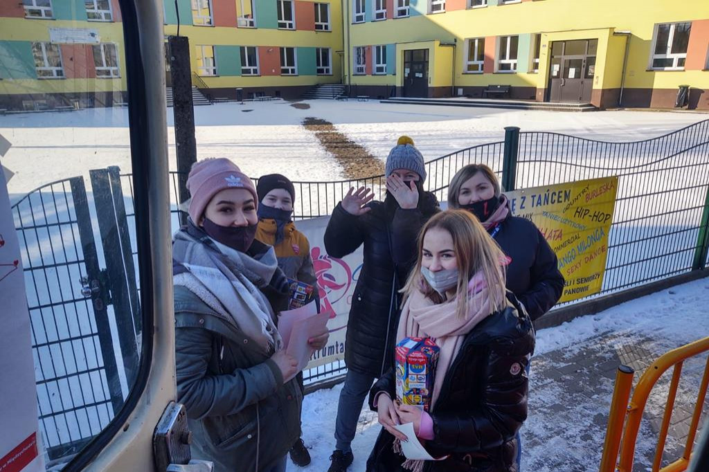 Ogórek z mobilną puszką WOŚP