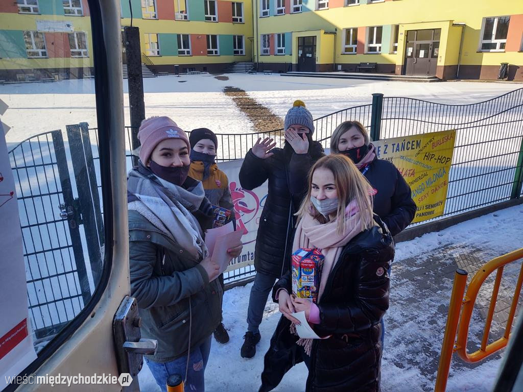 Ogórek z mobilną puszką WOŚP