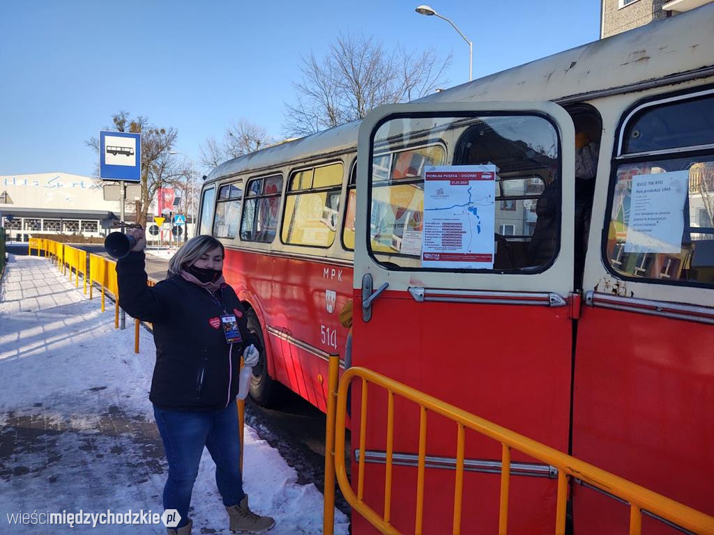 Ogórek z mobilną puszką WOŚP