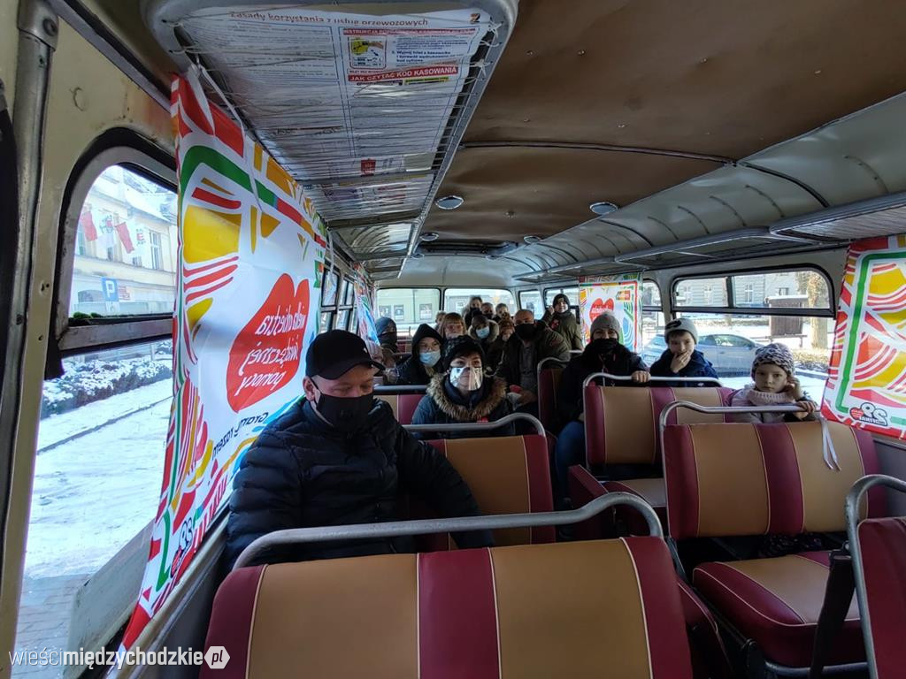 Ogórek z mobilną puszką WOŚP