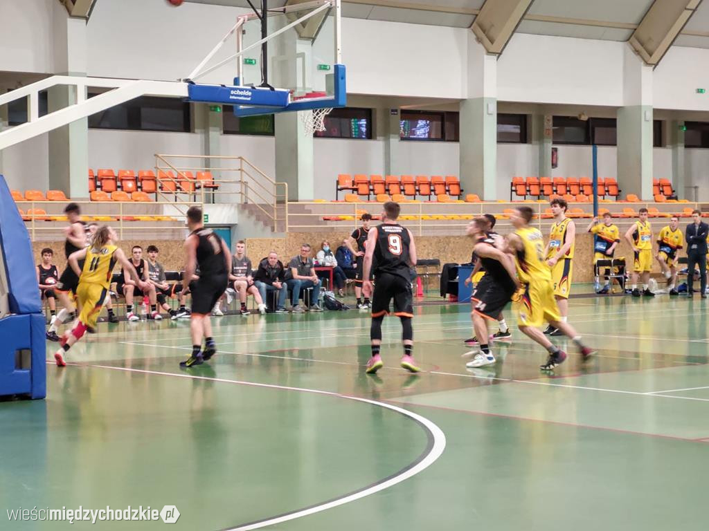 Powiatowe derby III Ligi dla Sokoła