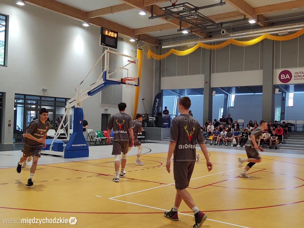Cenne zwycięstwo Basketball Club Biofarm Sieraków