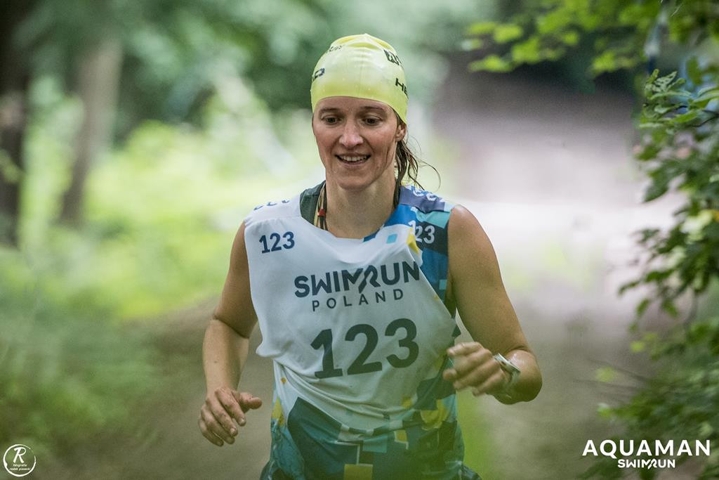 Zmagania zawodników na trasie swimrunu