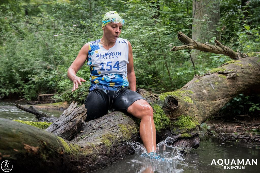 Zmagania zawodników na trasie swimrunu