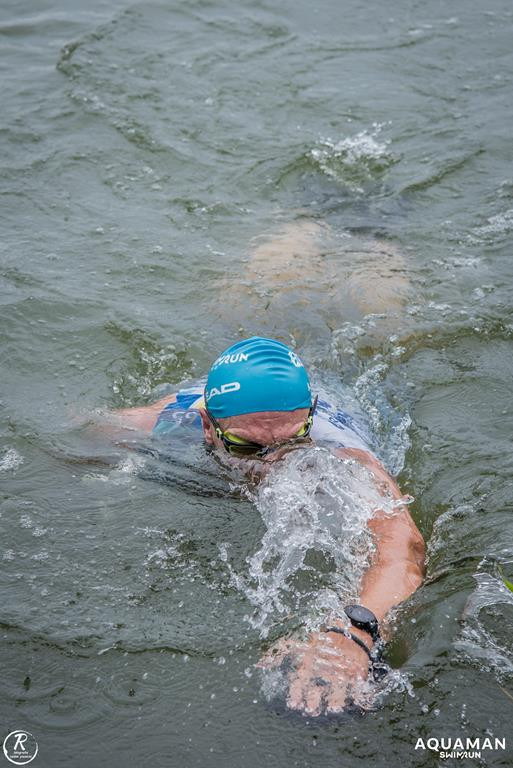 Zmagania zawodników na trasie swimrunu