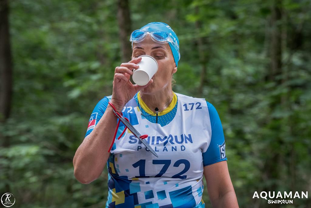 Zmagania zawodników na trasie swimrunu