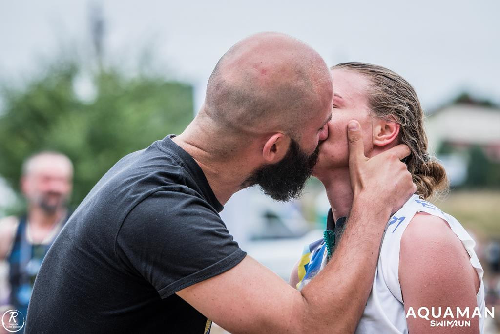 Zmagania zawodników na trasie swimrunu