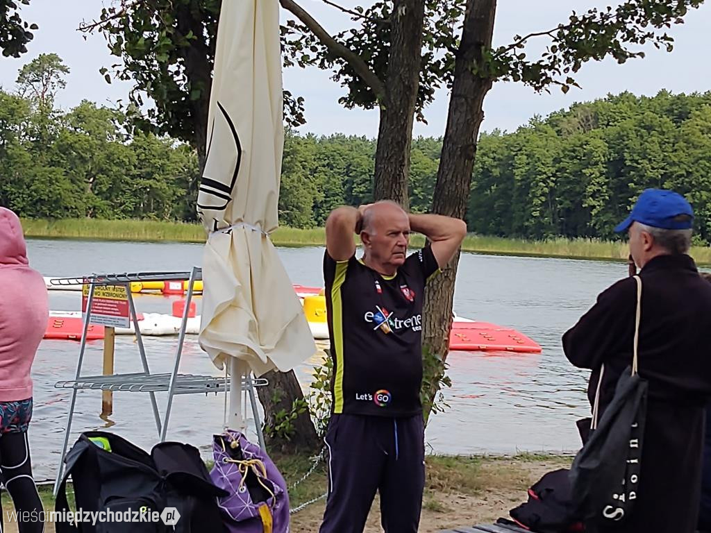 Plaża przed zawodami pływackimi