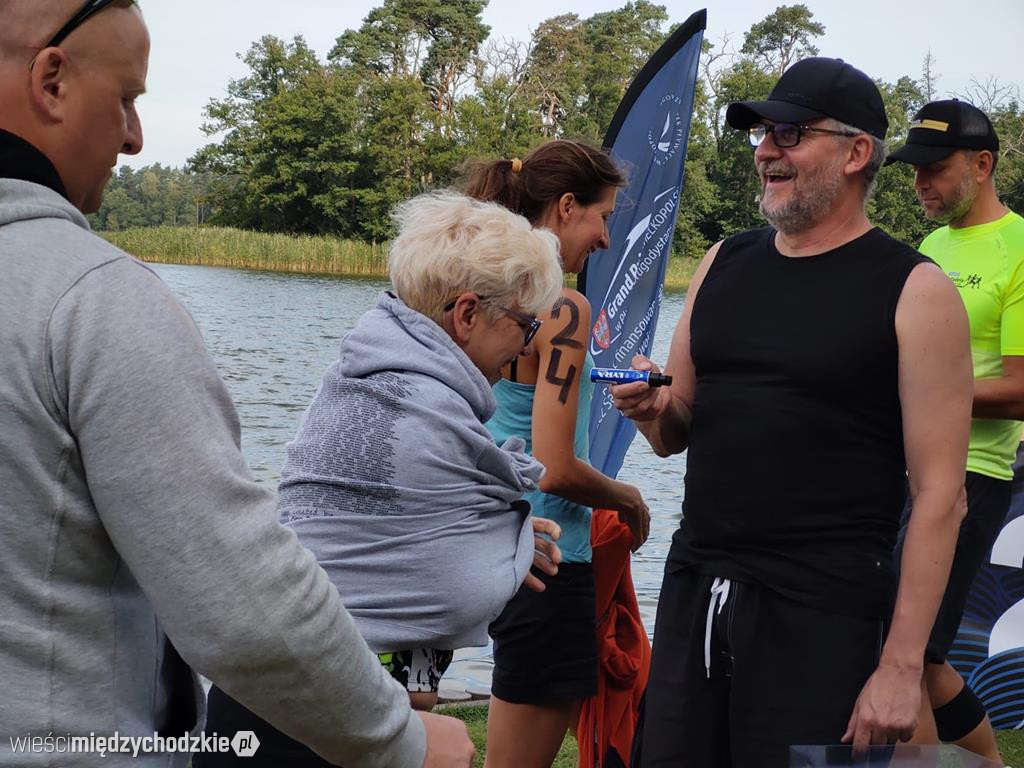 Plaża przed zawodami pływackimi