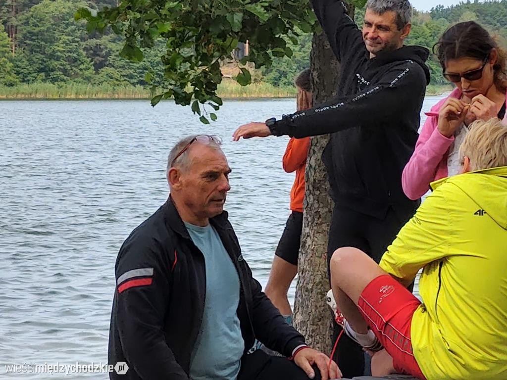 Plaża przed zawodami pływackimi