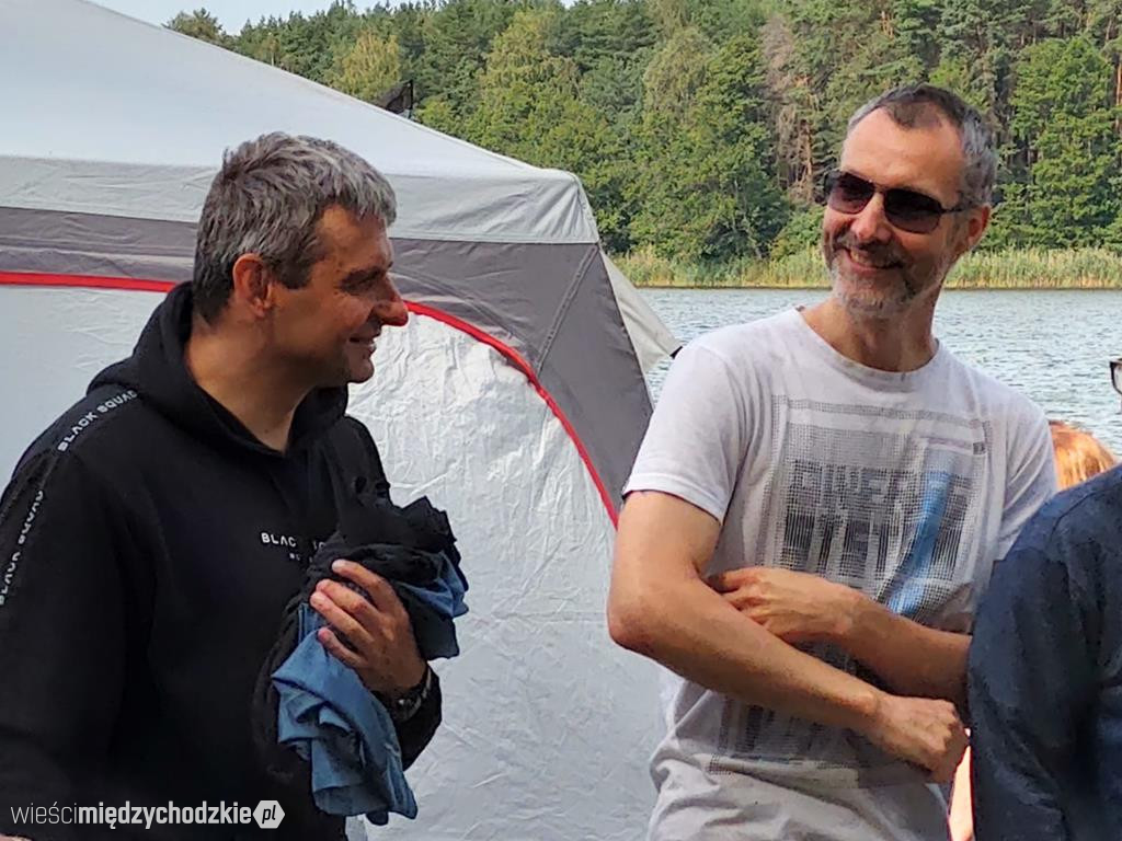 Plaża przed zawodami pływackimi