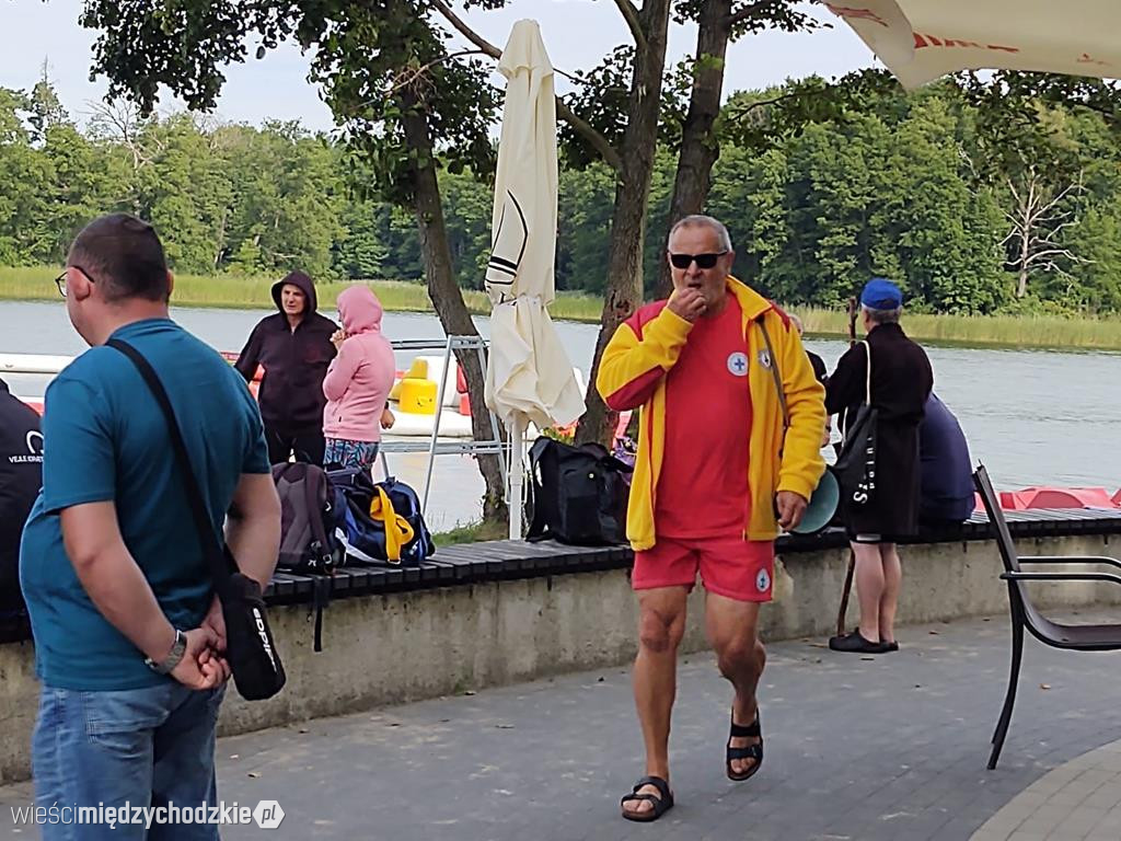 Plaża przed zawodami pływackimi
